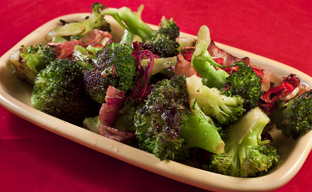 steka färsk broccoli steka färsk broccoli