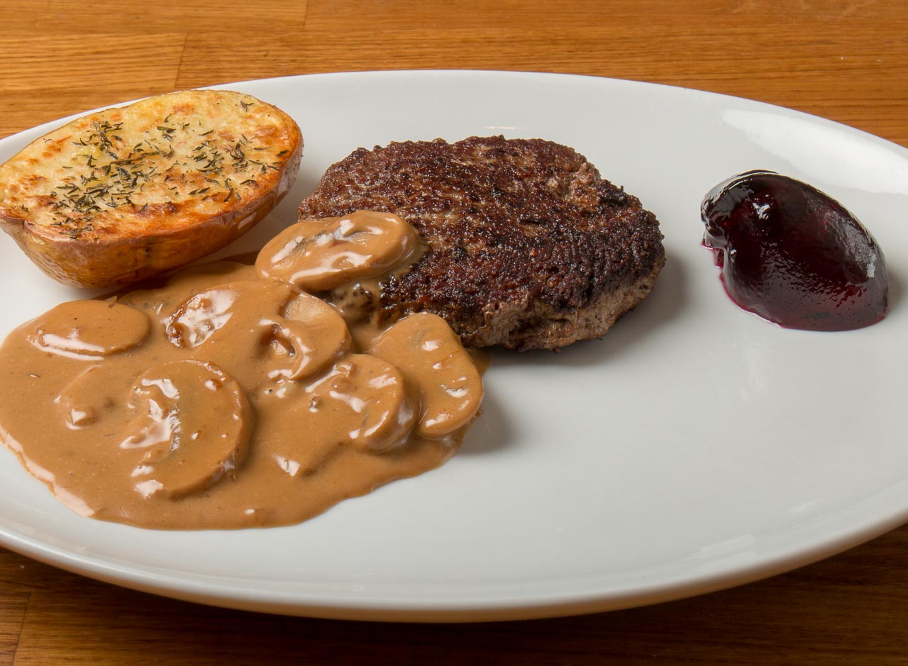 Hamburgare med svampsås och OlleBullpotatis