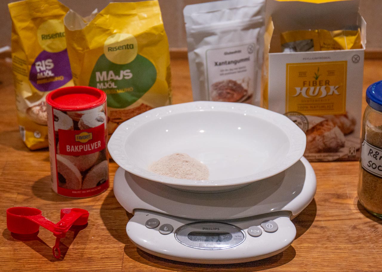 En del av ingredienserna till en glutenfri smördeg