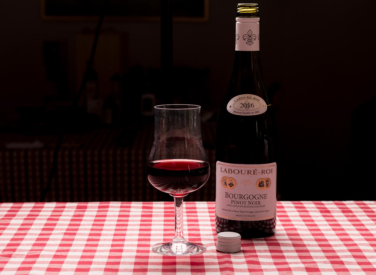 Bourgogne vin serveras