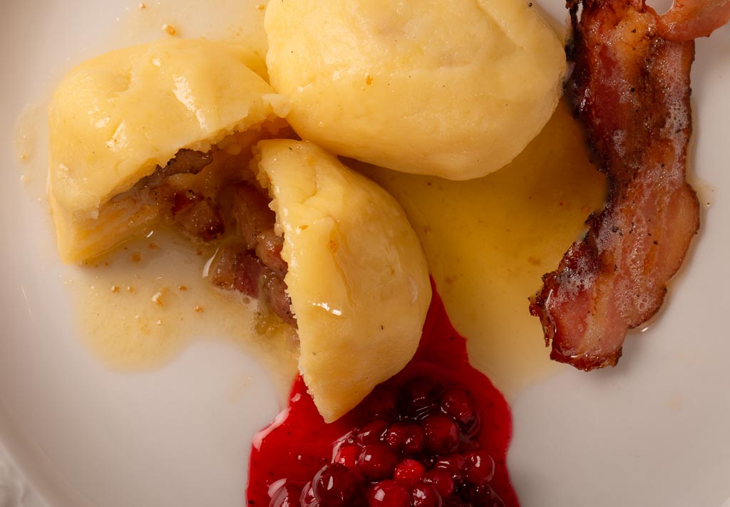 kroppkakor med brynt smör och lingom