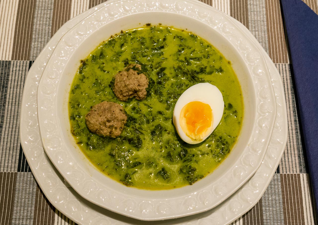 Grönkålsoppan serverad