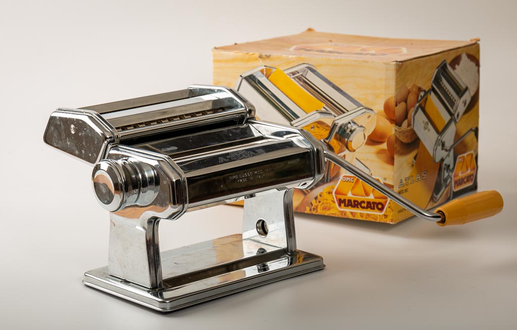 Vår 80-tals pastamaskin med sin orginalförpackning